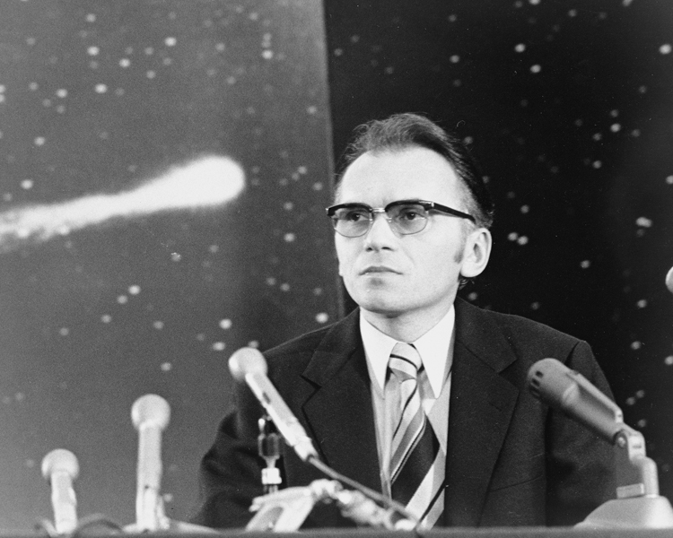 Prof Lobos Kohoutek, astronomer who discovered Comet Kohoutek.
