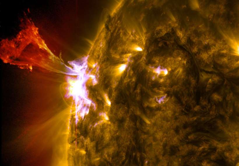 Nasa image of mid-level solar flare